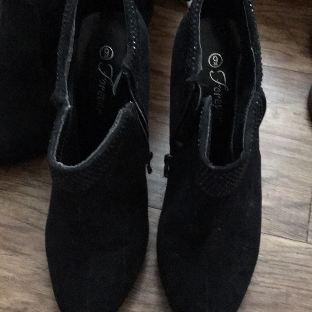 Heel boots